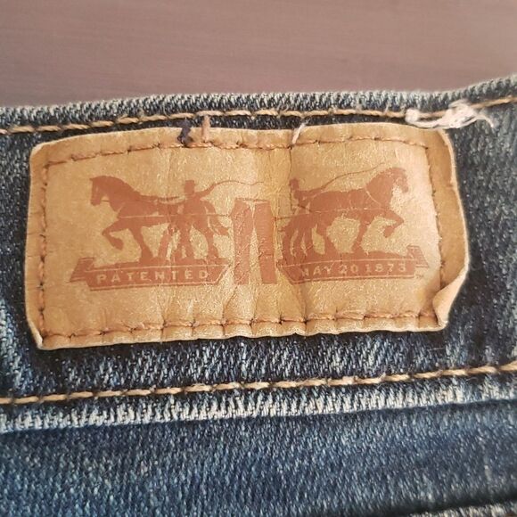 EUC Levi's Womens Boot Leg Jeans - 30" x 29" - Picture 7 of 10